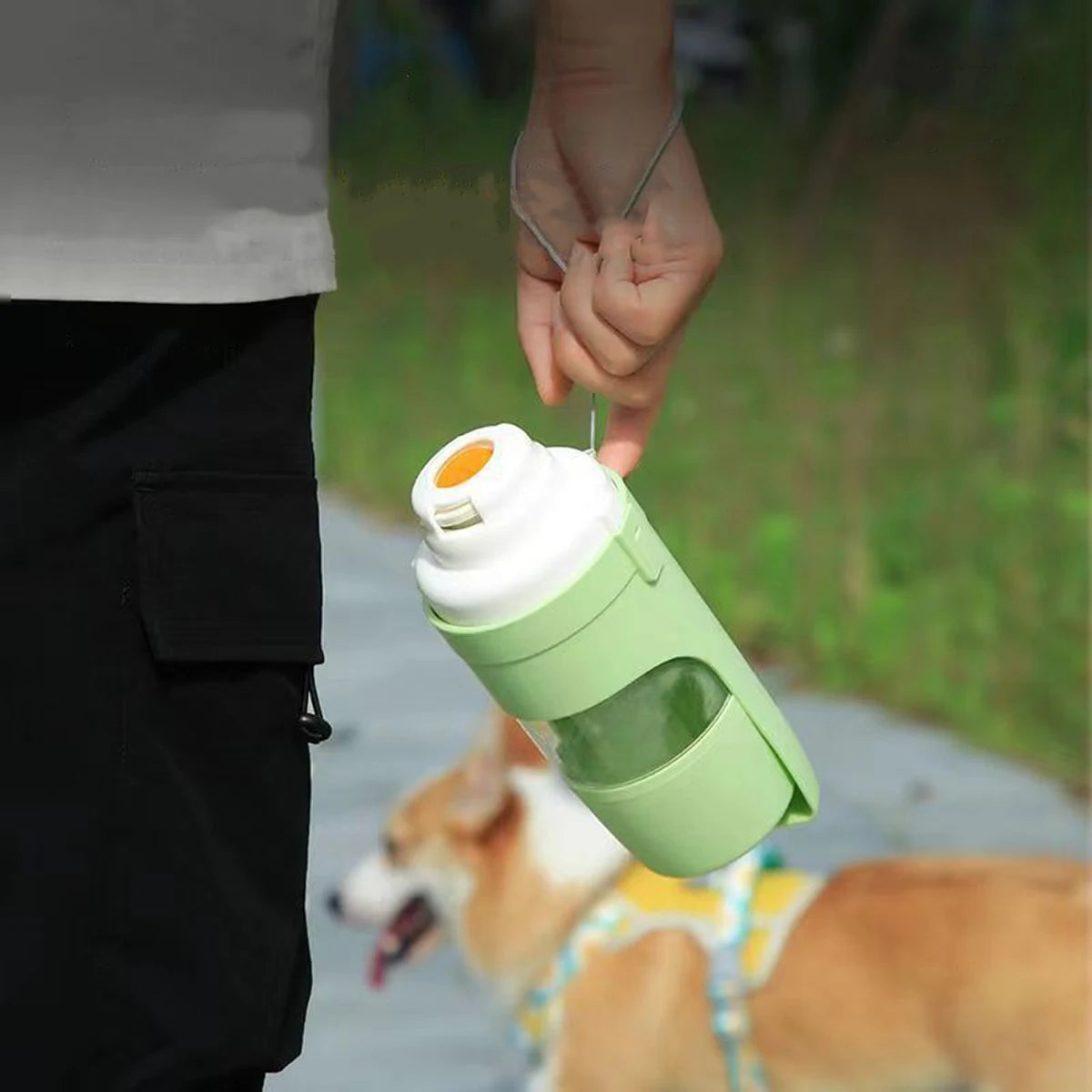 Portable Bottle Feeder.