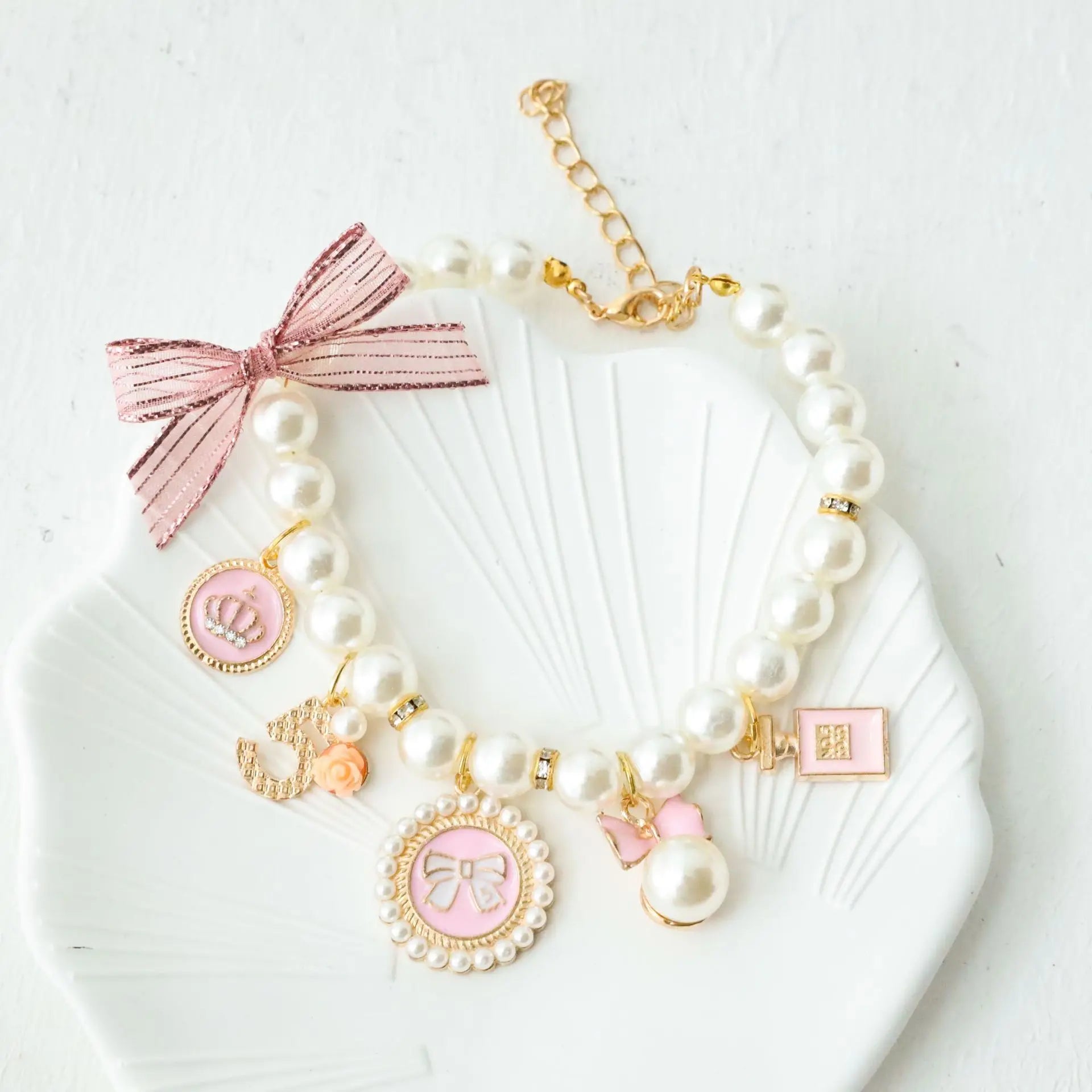 Pearl Pendant Collar.